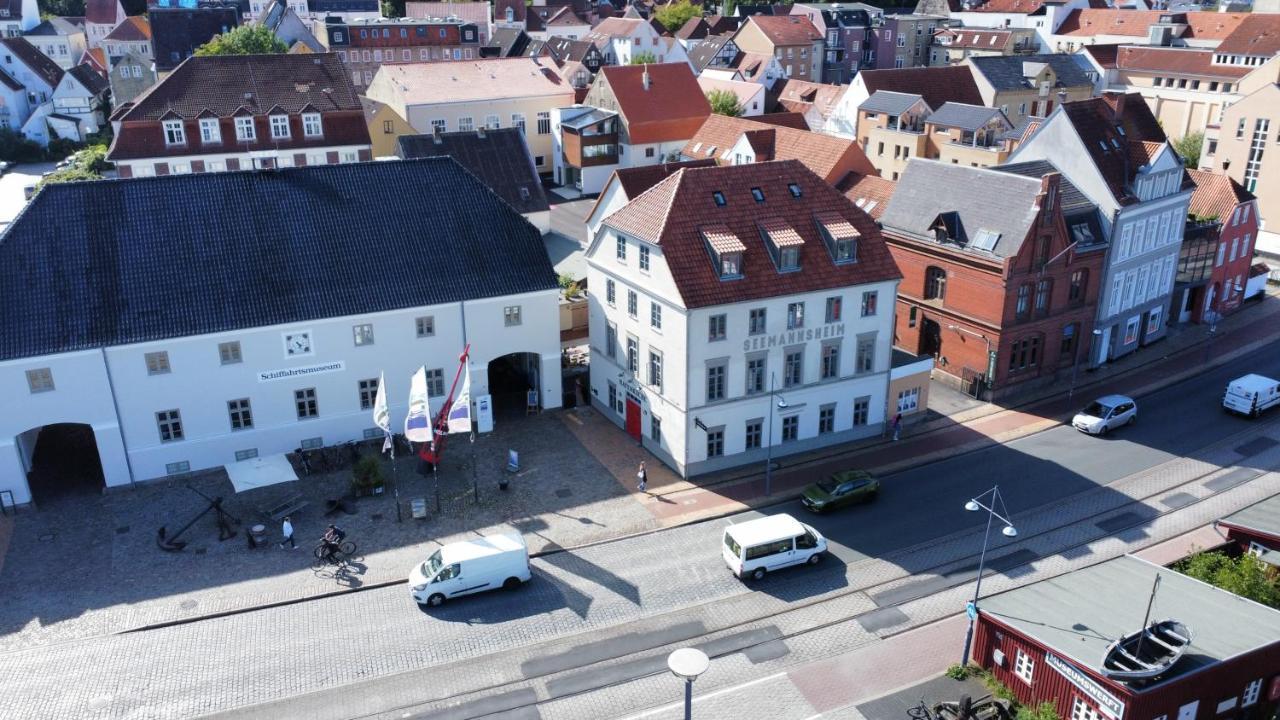 Schiffbruecke 40